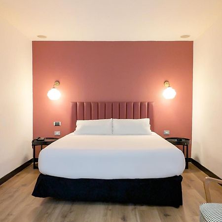 Отель La Franca Travellers Adults Only Барселона Экстерьер фото