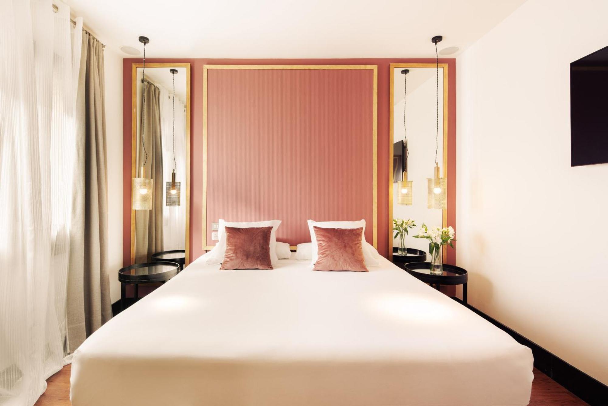 Отель La Franca Travellers Adults Only Барселона Экстерьер фото