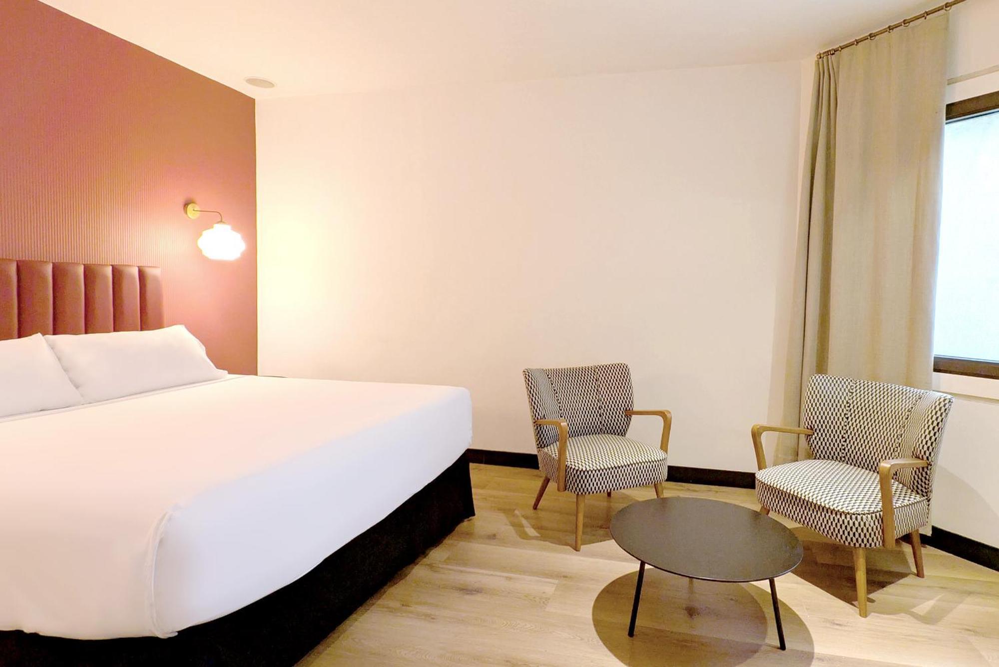 Отель La Franca Travellers Adults Only Барселона Экстерьер фото